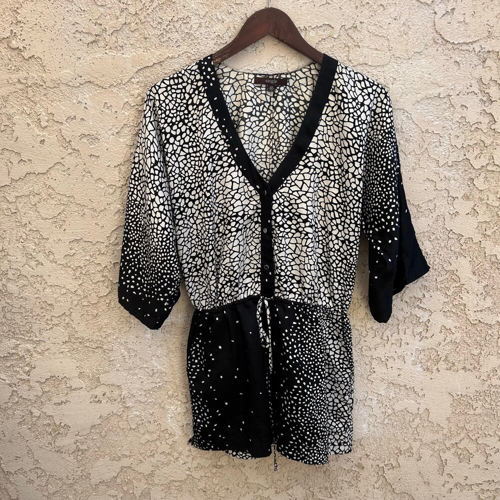 Single Black White Abstract Print Kimono Sleeve Romper XS/S